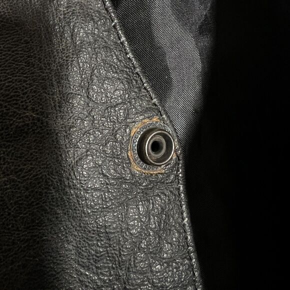 Black Leather Vest Silver Bike Western style 3X Pockets Biker Snap Vtg Retro - Picture 4 of 9
